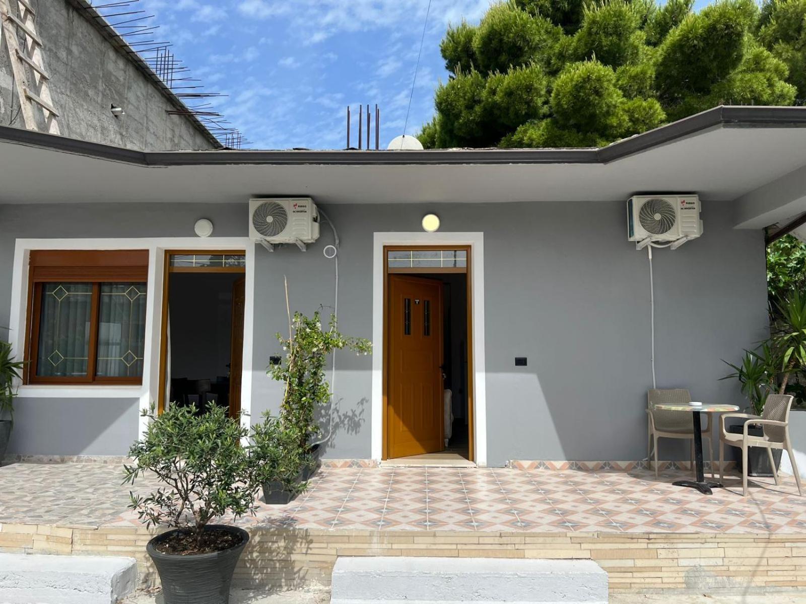 Vila Vlore Vlorë