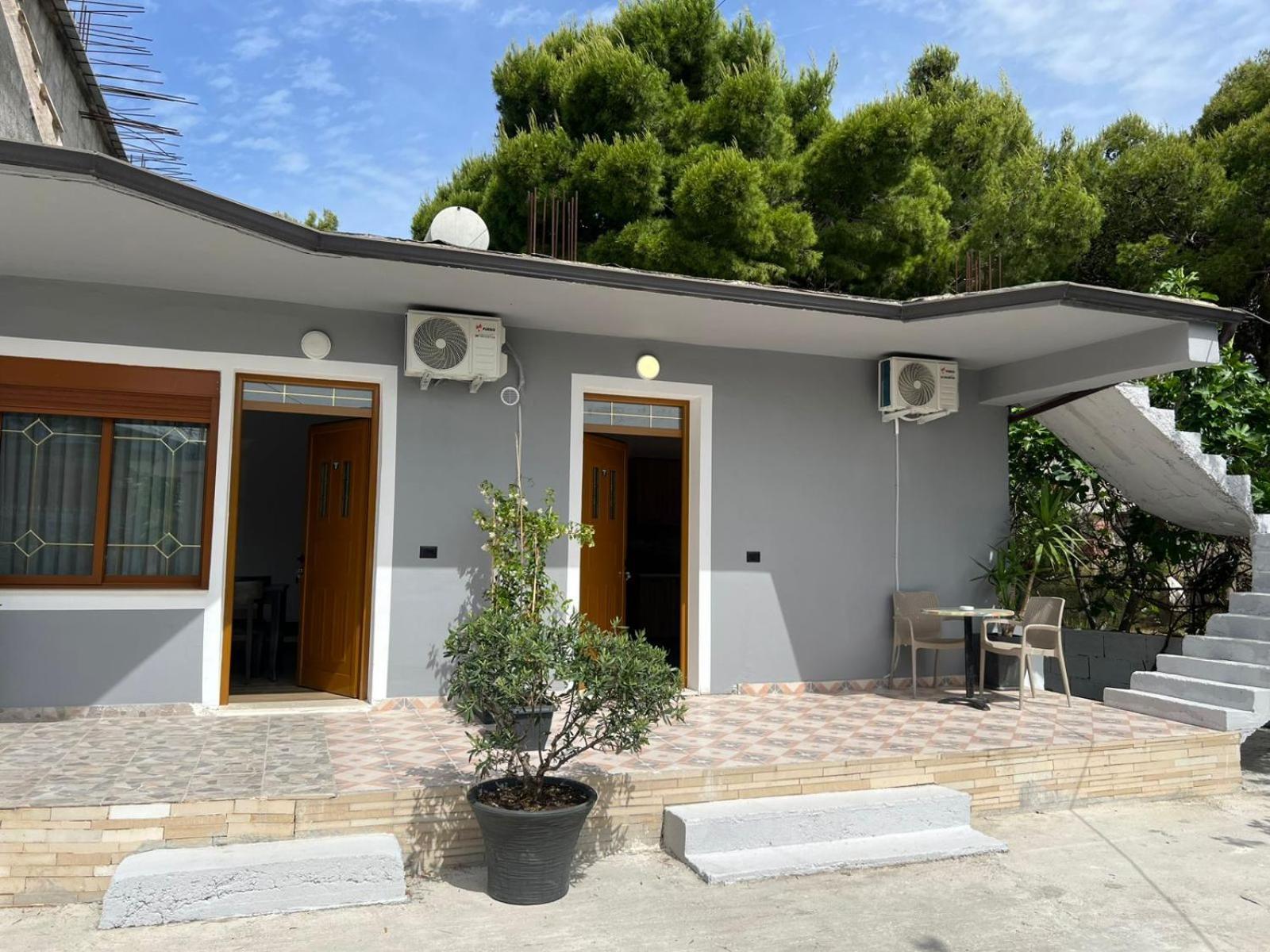 Vila Vlore * Vlorë